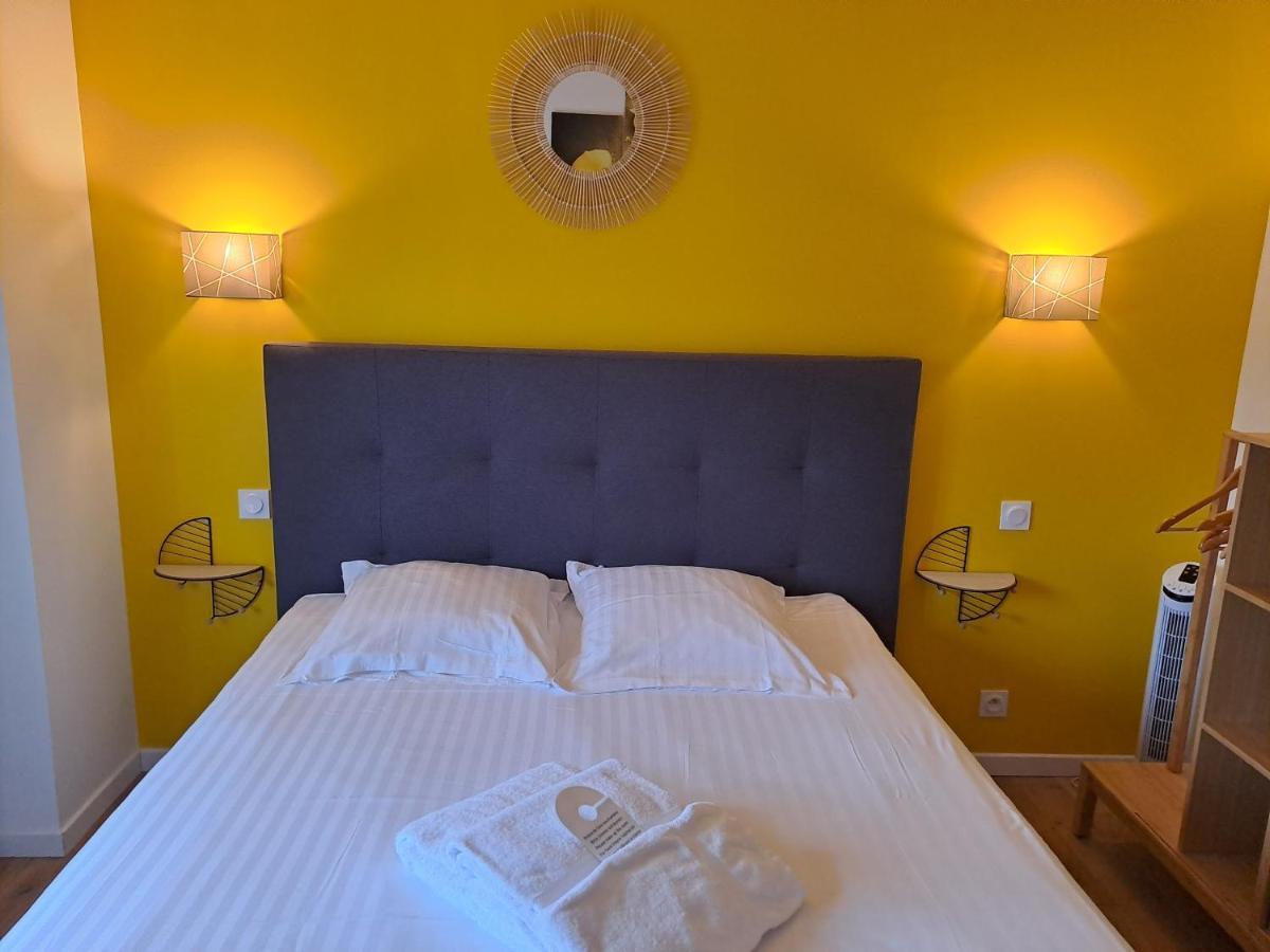 Hotel L'Auberge Canaulaise Lacanau Bagian luar foto