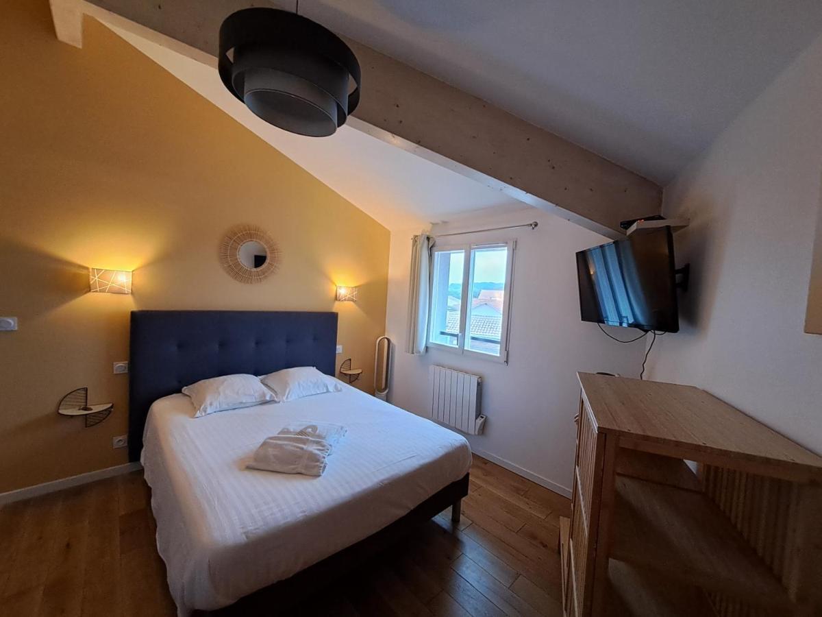 Hotel L'Auberge Canaulaise Lacanau Bagian luar foto